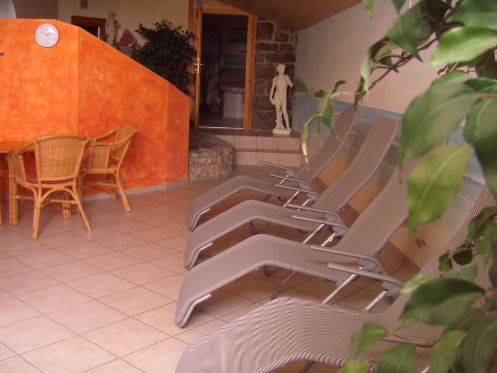 Pension Fitnessoase Eussenheim Экстерьер фото