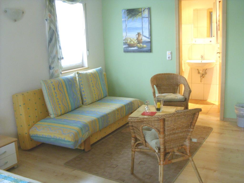 Pension Fitnessoase Eussenheim Экстерьер фото